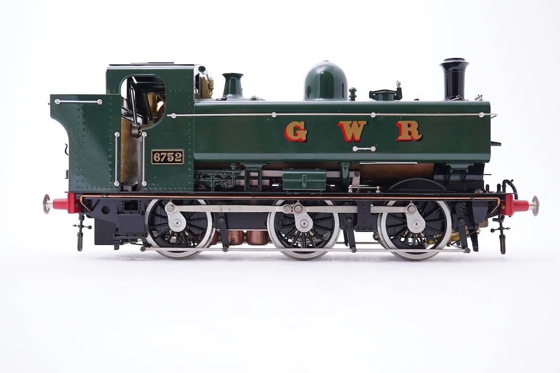A Gauge One Aster Hobbies live steam GWR Class 57xx 0-6-0 Pannier Tank locomotive, 6752, the factory ‘Built Up’ version, spirit fired working two cylinder motion, with steaming tools, accessories and original box.